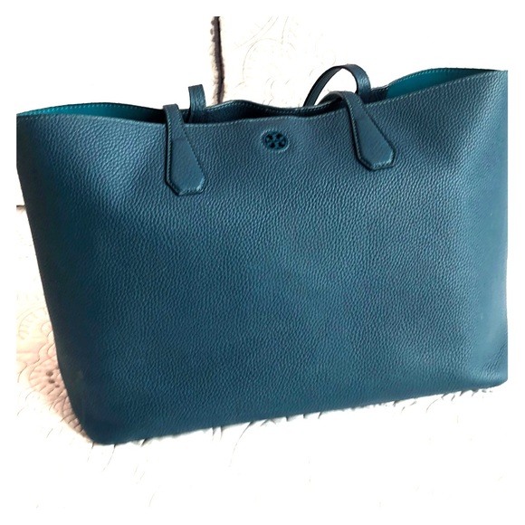 Tory Burch Handbags - Tory Burch Perry Tote